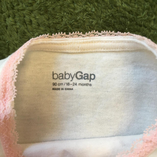 babyGAP(ベビーギャップ)の90 長袖　女の子　肌着　下着　GAP キッズ/ベビー/マタニティのキッズ服女の子用(90cm~)(下着)の商品写真