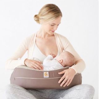 エルゴベビー(Ergobaby)のエルゴ ベビー授乳クッション新品未封筒(その他)