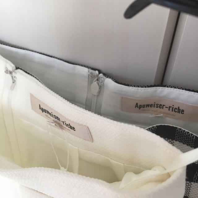 Apuweiser-riche(アプワイザーリッシェ)のアプ☆スカート未使用 2枚セット レディースのスカート(ひざ丈スカート)の商品写真