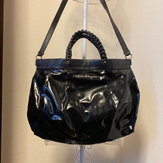 サルヴァトーレフェラガモ(Salvatore Ferragamo)のフェラガモ　エナメルバッグ(ハンドバッグ)