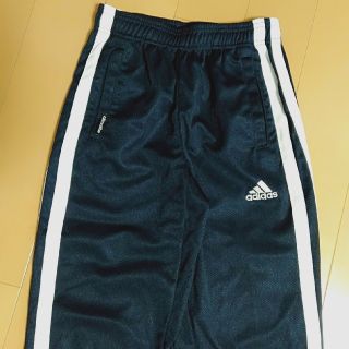 アディダス(adidas)のshizuku様専用adidasジャージ130　黒　サイド２本ライン(ウェア)