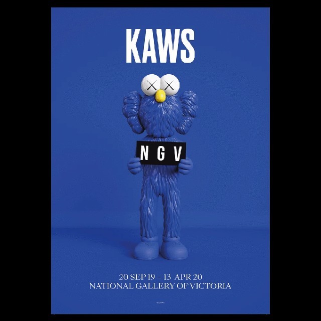 【新品】KAWS ポスター NGV BFF BLUE PINK ブルー ピンク  エンタメ/ホビーの美術品/アンティーク(版画)の商品写真