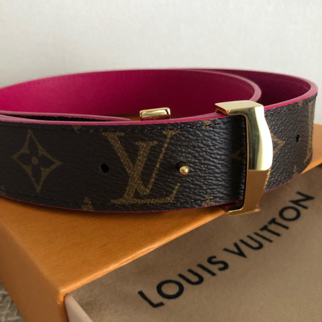 LOUIS VUITTON - 【LOUIS VUITTON】ベルト サンチュール LVイニシャル