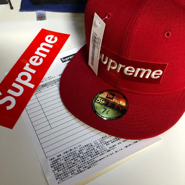 Supreme(シュプリーム)のシュプリーム×ニューエラキャップ　赤 メンズの帽子(キャップ)の商品写真