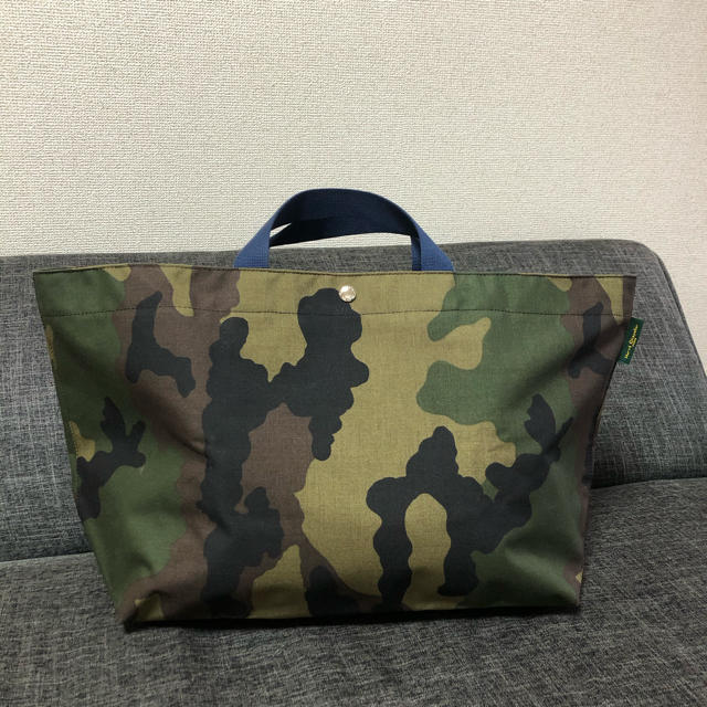 Herve Chapelier(エルベシャプリエ)のおすし様専用！超美品！エルベシャプリエ xl 1837W カモフラ レディースのバッグ(トートバッグ)の商品写真