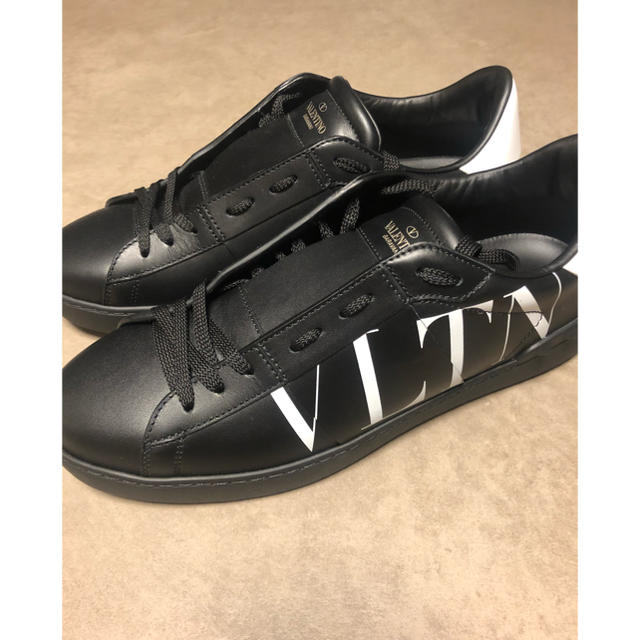 専用⭐︎新品⭐︎valentino⭐︎スニーカー⭐︎VLTN⭐︎約85000円