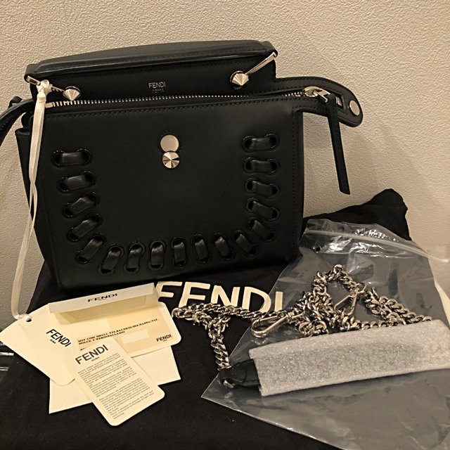 バッグfendi ドットコムクリック　ブラック　ショルダーバッグ　超美品