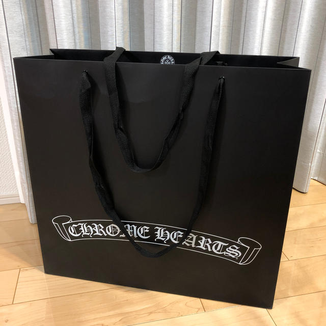 Chrome Hearts(クロムハーツ)のクロムハーツ  紙袋　大 レディースのバッグ(ショップ袋)の商品写真