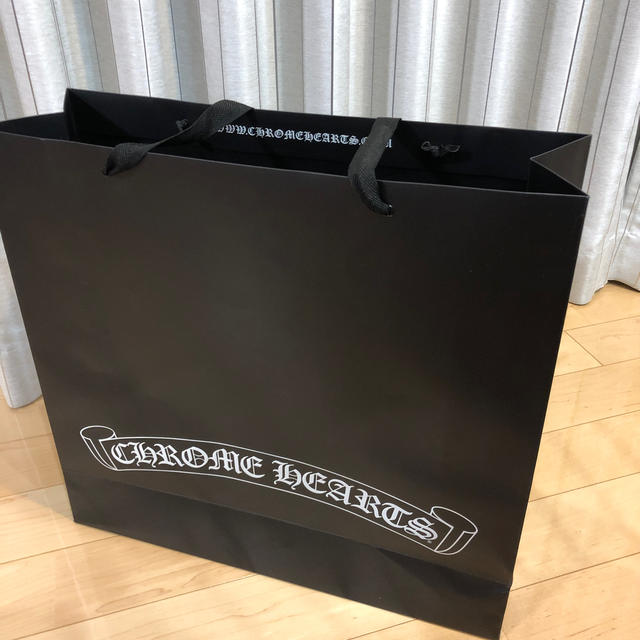 Chrome Hearts(クロムハーツ)のクロムハーツ  紙袋　大 レディースのバッグ(ショップ袋)の商品写真