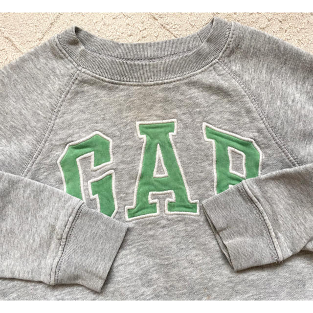 GAP(ギャップ)のGAP  トレーナー　95センチ  キッズ/ベビー/マタニティのキッズ服男の子用(90cm~)(Tシャツ/カットソー)の商品写真