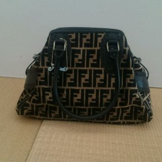 フェンディ(FENDI)のFENDI バッグ(ハンドバッグ)