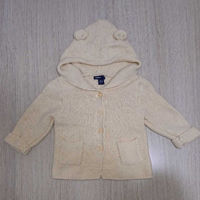 babyGAP(ベビーギャップ)のGAP くま耳 カーディガン キッズ/ベビー/マタニティのベビー服(~85cm)(カーディガン/ボレロ)の商品写真