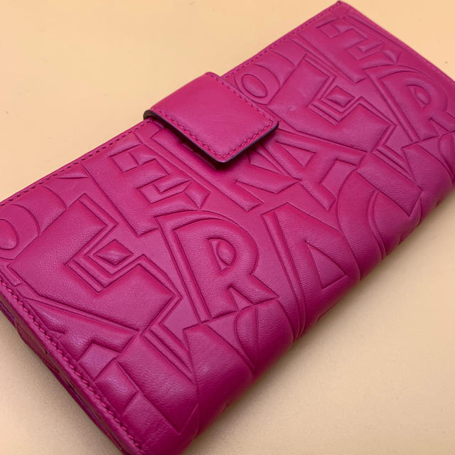 Salvatore Ferragamo(サルヴァトーレフェラガモ)のフェラガモ　長財布 レディースのファッション小物(財布)の商品写真