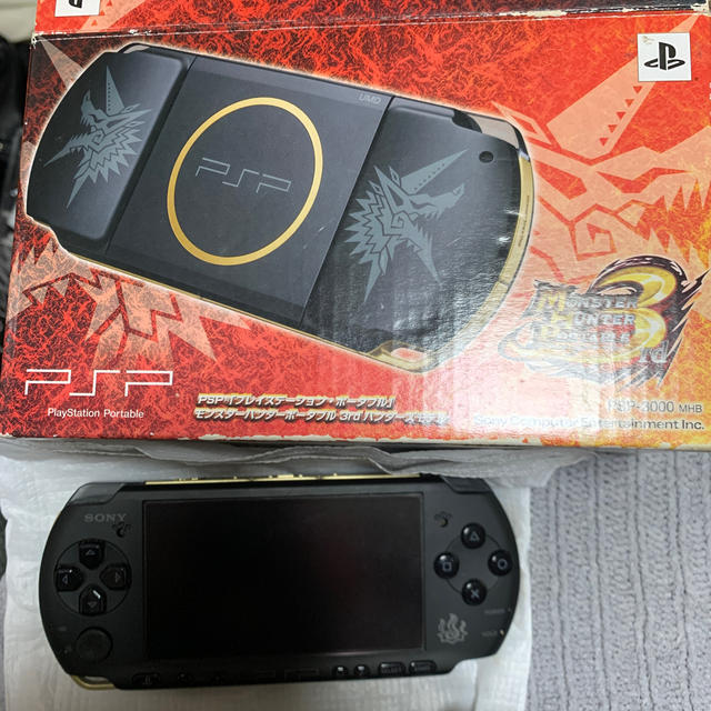 PlayStation Portable(プレイステーションポータブル)のSONY PlayStationPortable PSP-3000 MHB エンタメ/ホビーのゲームソフト/ゲーム機本体(携帯用ゲーム機本体)の商品写真