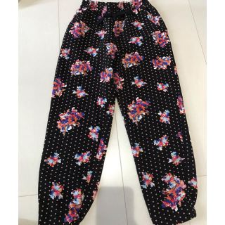 ジーユー(GU)のGU 花柄ズボン　110 美品(パンツ/スパッツ)