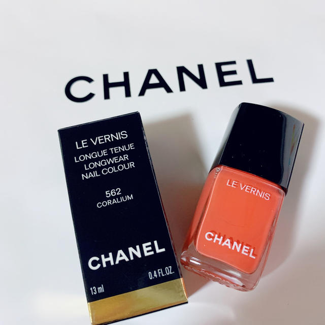 CHANEL(シャネル)のシャネルネイル　#562 コスメ/美容のネイル(マニキュア)の商品写真