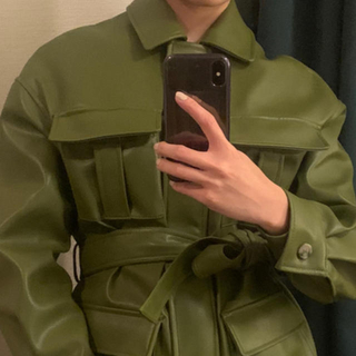 エイチアンドエム(H&M)のgreen jacket(ライダースジャケット)