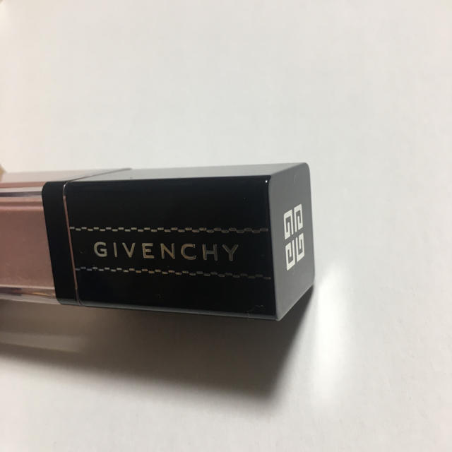 GIVENCHY(ジバンシィ)のジバンシィ  リキッド アイシャドウ 01 コスメ/美容のベースメイク/化粧品(アイシャドウ)の商品写真