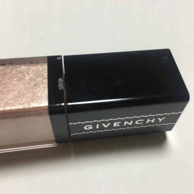 GIVENCHY(ジバンシィ)のジバンシィ  リキッド アイシャドウ 01 コスメ/美容のベースメイク/化粧品(アイシャドウ)の商品写真