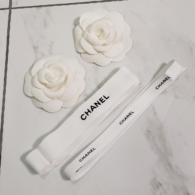 CHANEL(シャネル)のCHANEL　カメリア&リボンset！ インテリア/住まい/日用品のオフィス用品(ラッピング/包装)の商品写真