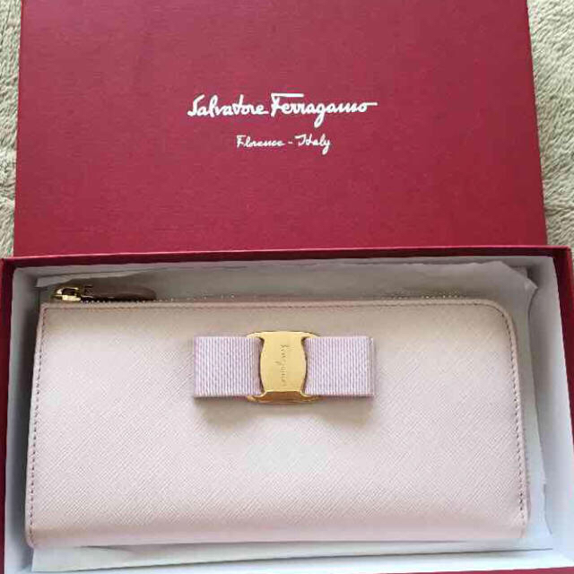 Salvatore Ferragamo(サルヴァトーレフェラガモ)の大幅値下げ☆フェラガモ 長財布 未使用 レディースのファッション小物(財布)の商品写真