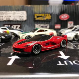 タカラトミー(Takara Tomy)のトミカ　カスタム　改造　フェラーリ FXX(ミニカー)