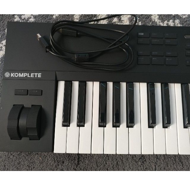 Komplete Kontrol A61 楽器のDTM/DAW(MIDIコントローラー)の商品写真