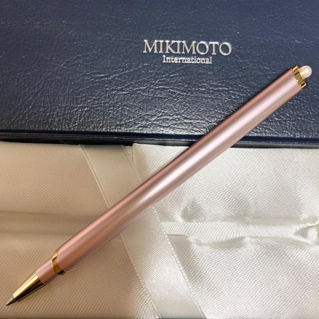 MIKIMOTO(ミキモト)の【新品未使用 箱つき】MIKIMOTO 真珠付きボールペン インテリア/住まい/日用品の文房具(ペン/マーカー)の商品写真