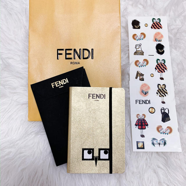 FENDI(フェンディ)のFENDI  フェンディノート　シール非売品 インテリア/住まい/日用品の文房具(ノート/メモ帳/ふせん)の商品写真