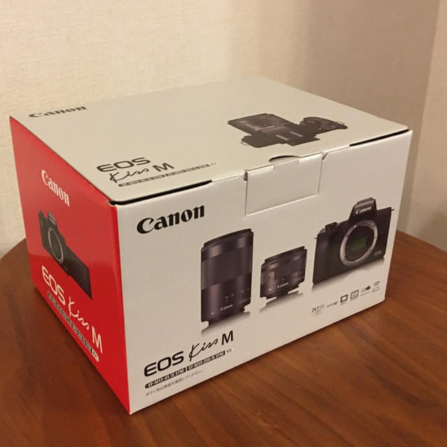 新品 Canon ミラーレスカメラ EOS Kiss M ダブルズームキット 黒