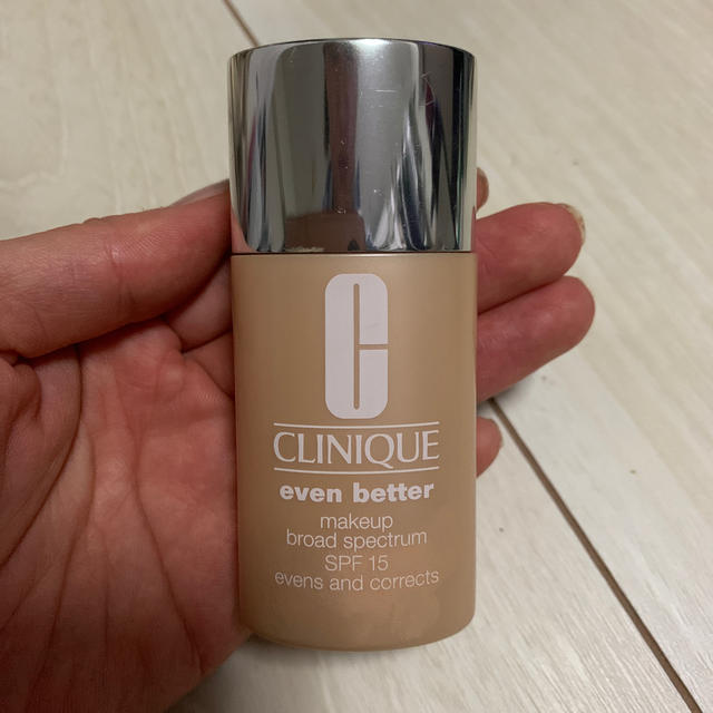 CLINIQUE(クリニーク)の値下げしました♡クリニーク　イーブンベター　ファンデーション コスメ/美容のベースメイク/化粧品(ファンデーション)の商品写真