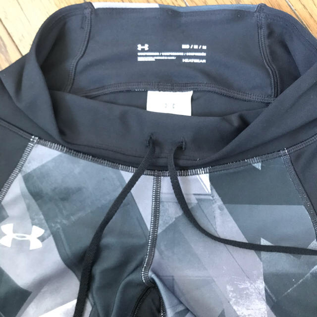 UNDER ARMOUR(アンダーアーマー)のアンダーアーマー　HEAT GIARロングスパッツ レディースのレッグウェア(レギンス/スパッツ)の商品写真