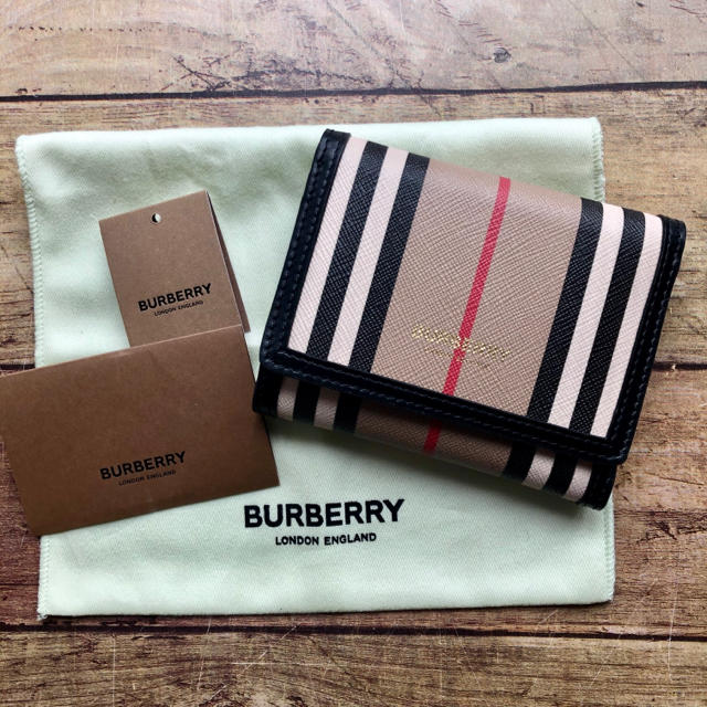 BURBERRY   新品 バーバリー チェック 三つ折りコンパクト 折り財布 春