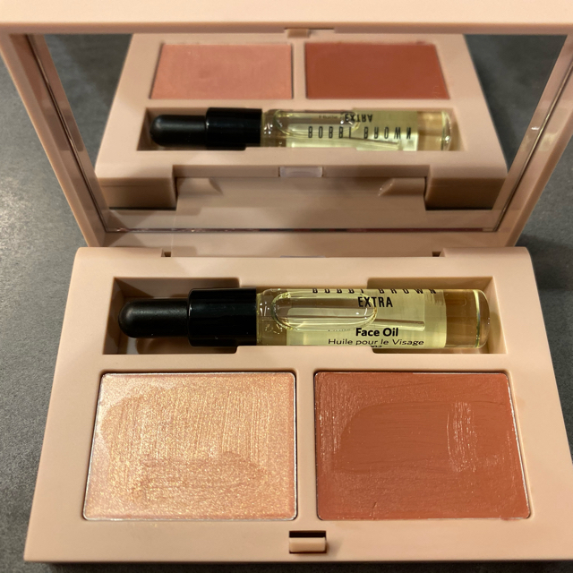 BOBBI BROWN(ボビイブラウン)のBOBBI BROWN チークパレット イネス コスメ/美容のベースメイク/化粧品(チーク)の商品写真