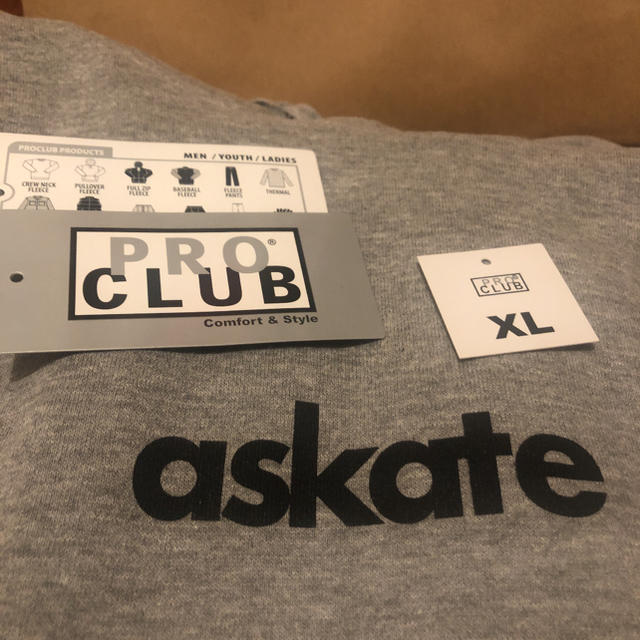 askate logo フーディー　XL グレー メンズのトップス(パーカー)の商品写真