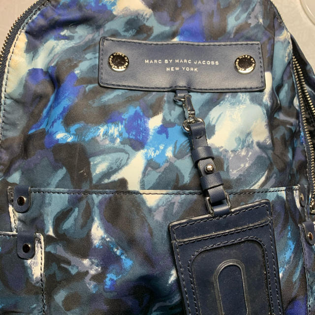 MARC BY MARC JACOBS(マークバイマークジェイコブス)のむぅ様専用　マークジェイコブス　マークバイ　バックパック　リュック　迷彩　 レディースのバッグ(リュック/バックパック)の商品写真