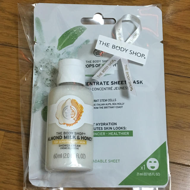 THE BODY SHOP(ザボディショップ)の新品❗️THE BODY SHOPのシートマスクとボディシャンプー コスメ/美容のスキンケア/基礎化粧品(パック/フェイスマスク)の商品写真