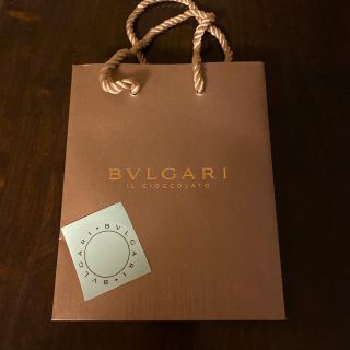 ブルガリ(BVLGARI)の高級ブランド★ブルガリショコラのショッパーとシール(ショップ袋)