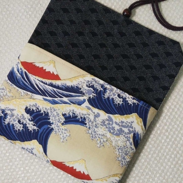 御朱印帳入れ⭐️荒波と赤富士 ベージュ地 ハンドメイドのファッション小物(ポーチ)の商品写真
