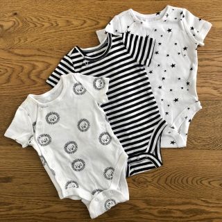 ベビーギャップ(babyGAP)のRy様専用 美品 半袖前開きボディシャツ2枚セット(約50cm)(肌着/下着)