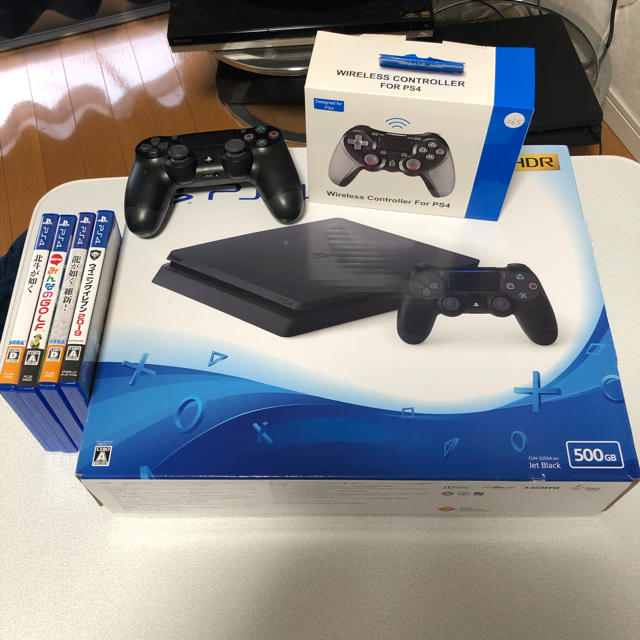 PS4 ジェットブラック500GB 本体 500 ソフト4本 コントローラー-
