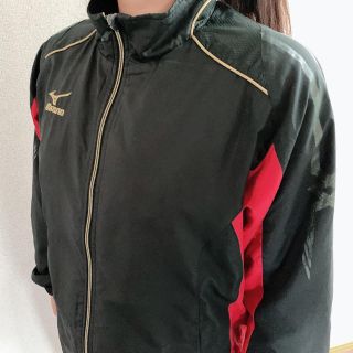 ミズノ(MIZUNO)のMIZUNOウインドブレーカー上下☆男女兼用Sサイズ☆黒金赤☆部活に☆(ウェア)