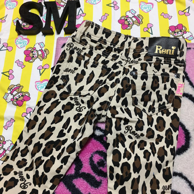 RONI(ロニィ)の新品★RONI★ヒョウ柄柔らかボトムス★SM キッズ/ベビー/マタニティのキッズ服女の子用(90cm~)(パンツ/スパッツ)の商品写真