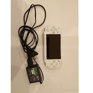 プレイステーションポータブル(PlayStation Portable)のＰＳＰ2000 本体  充電器セット(携帯用ゲーム機本体)