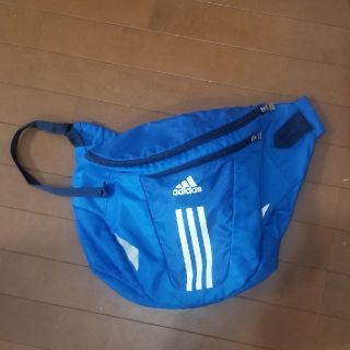 アディダス(adidas)の[美品]アディダス斜めがけバッグ(メッセンジャーバッグ)