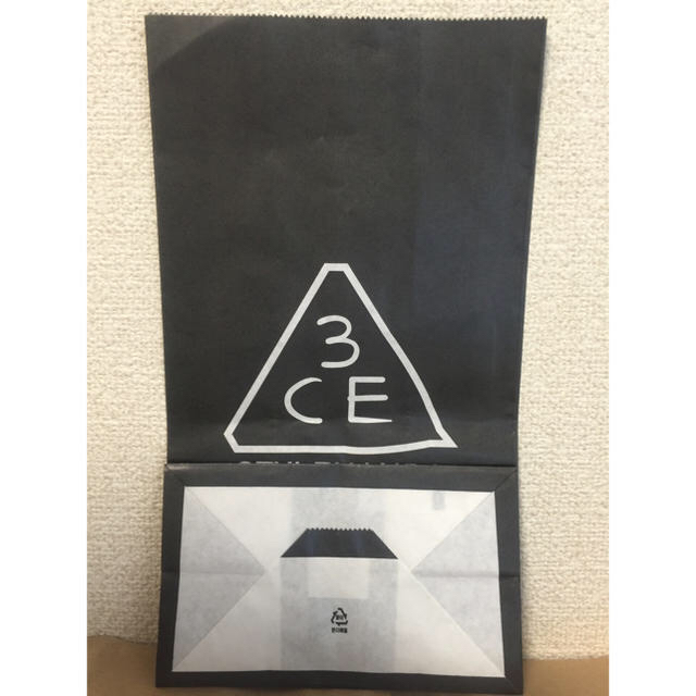 3ce(スリーシーイー)の3連休中セール！[新品]3CE スタイルナンダ ハンド ミラー 鏡(BLACK) レディースのファッション小物(ミラー)の商品写真