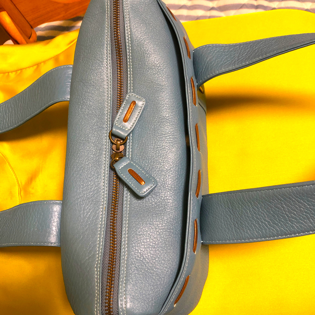 ちゃっぴー様専用⭐︎レザーバッグ　ungaro 未使用　 レディースのバッグ(ハンドバッグ)の商品写真