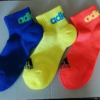 アディダス(adidas)のくつした３足21センチ～　レディース　(ソックス)