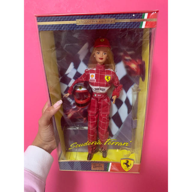 Barbie バービー人形　フェラーリ公認のF1レーシングスーツ姿ぬいぐるみ/人形