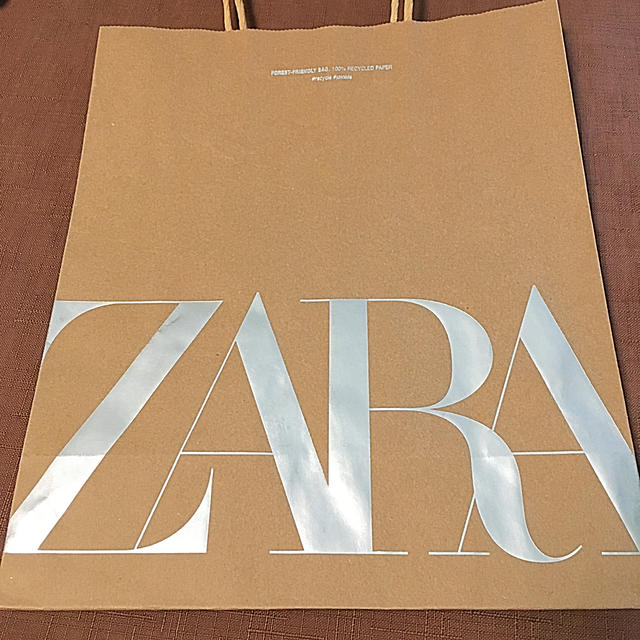 ZARA(ザラ)のZARA 紙袋 レディースのバッグ(ショップ袋)の商品写真